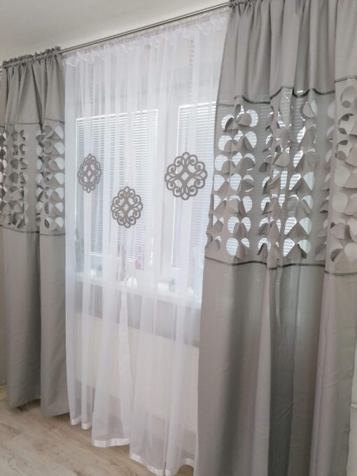 Závesový set SARA s ozdobami - dlhá - šedá - Image 2