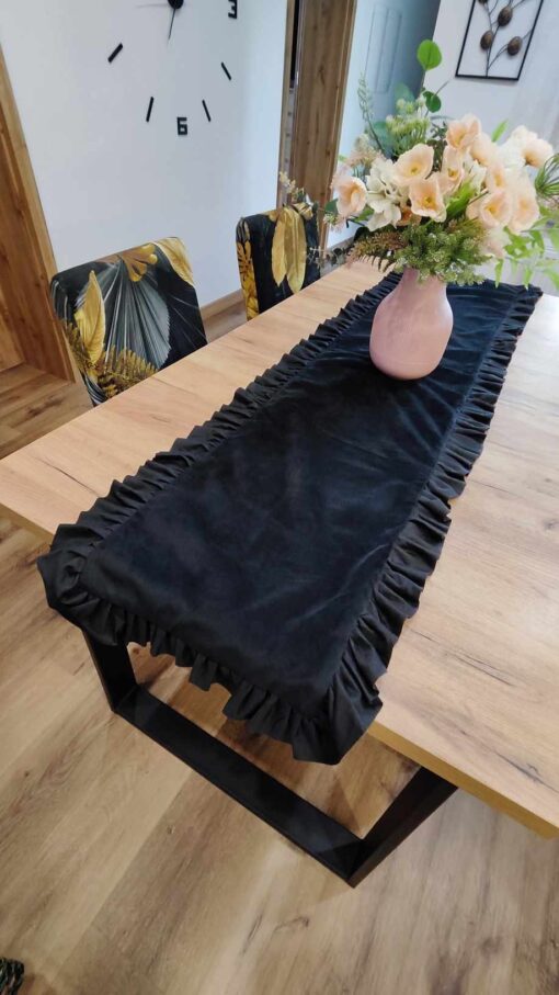 Velúrový obrus s volánikmi - 40 x 160 cm - čierny - Image 2