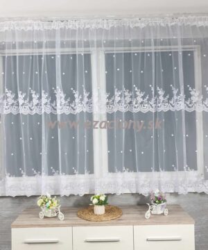 Krátka biela vyšívaná záclona IVANA – 400 x 150 cm - VZOR 7006