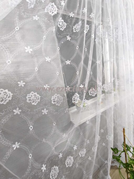 Dlhá biela vyšívaná záclona IVANA - 600 x 250 cm - VZOR 421 - Image 2