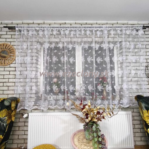 Krátka biela vyšívaná záclona IVANA – 400 x 150 cm - VZOR 7136